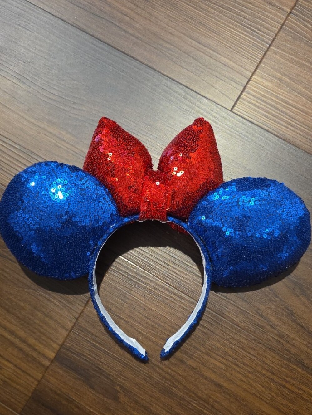 Los Angeles Dodgers Sequin Minnie Ears with Red Bow - Picture 2 of 4